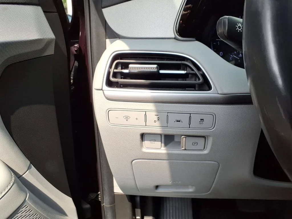 Used 2020 Sierra Burgundy Hyundai SEL image 15