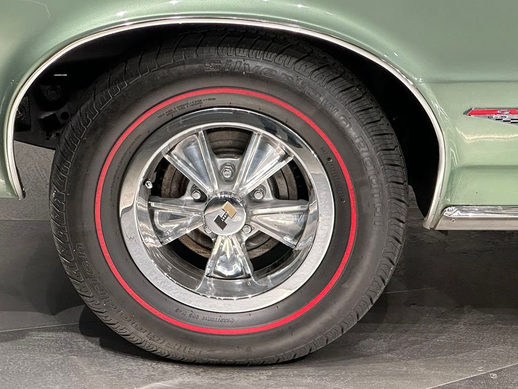 Used 1964 Green Pontiac  image 13