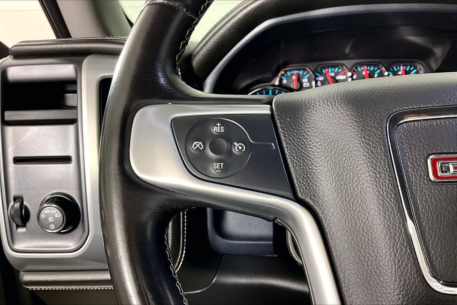 Used 2018 Onyx Black GMC SLT image 22