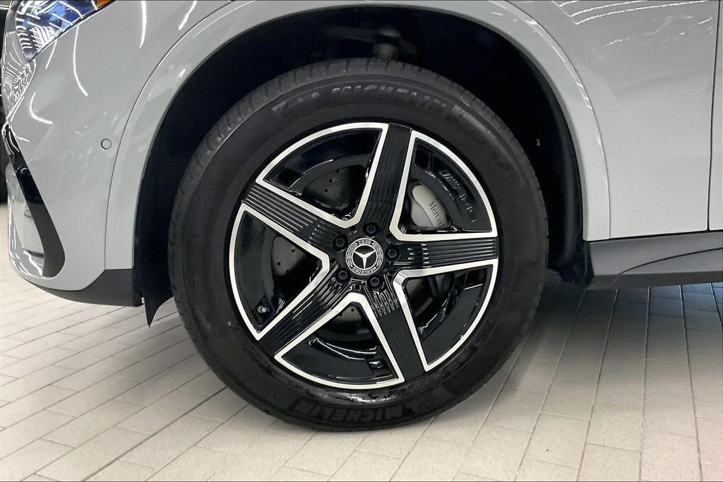 Used 2026 Gray Mercedes-Benz GLC 300 image 8