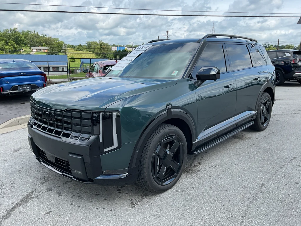 Used 2027 Black Jade Green Kia X-Line SX image 4