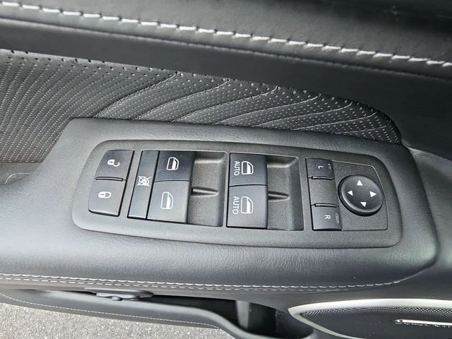 Used 2021 Black Jeep Trackhawk image 25
