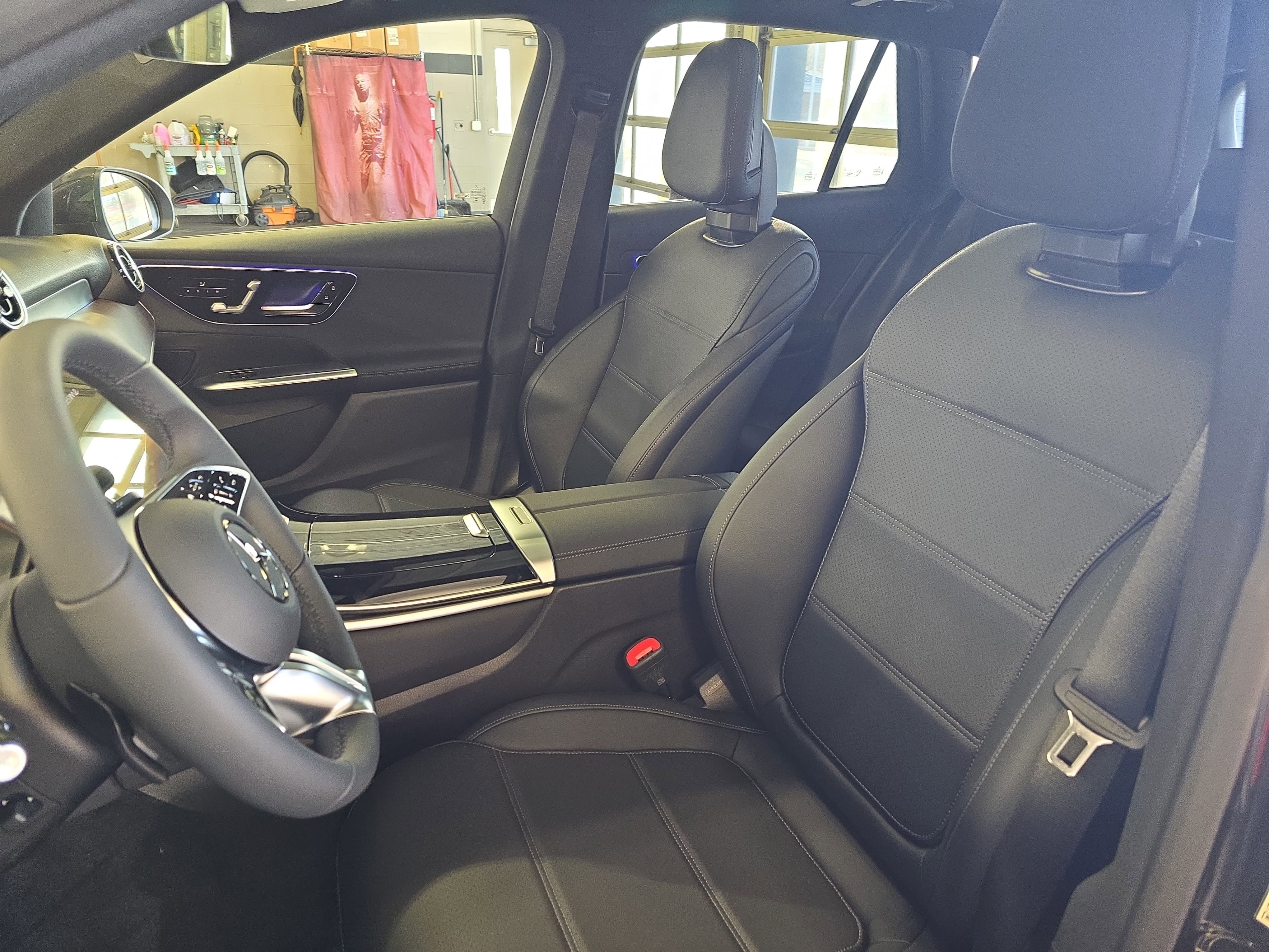 New 2026 Graphite Grey Metallic Mercedes-Benz GLC300 image 15