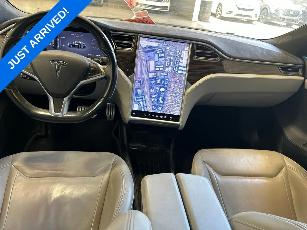 Used 2015  Tesla  image 5