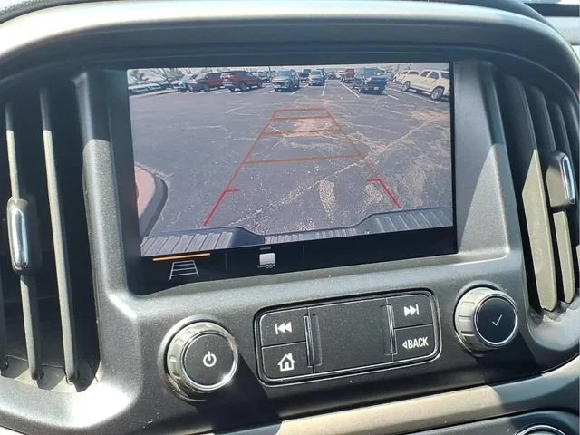 Used 2022 Black Chevrolet Z71 image 7