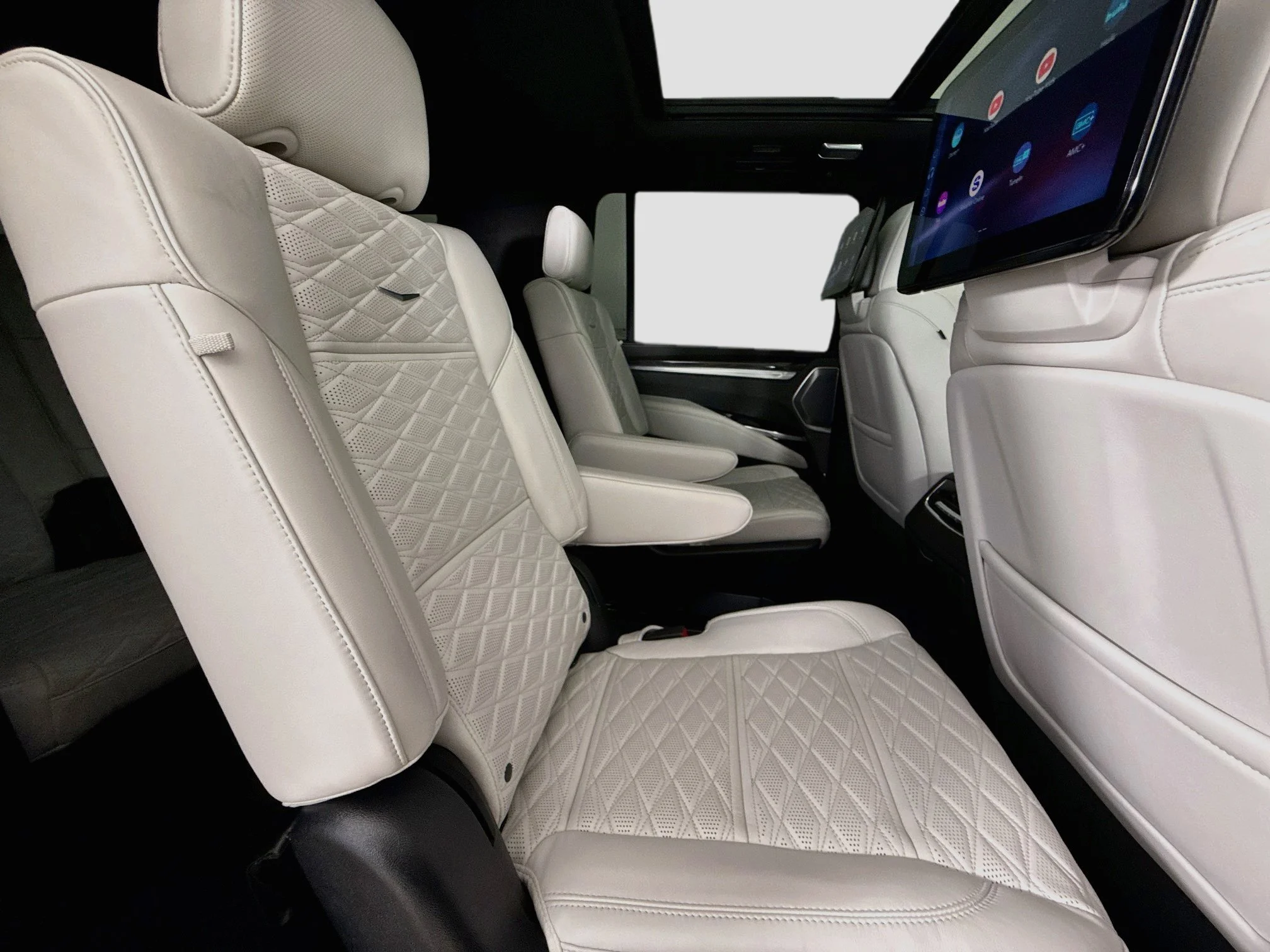 Used 2025 Aegean Stone Cadillac Escalade-V ESV image 32