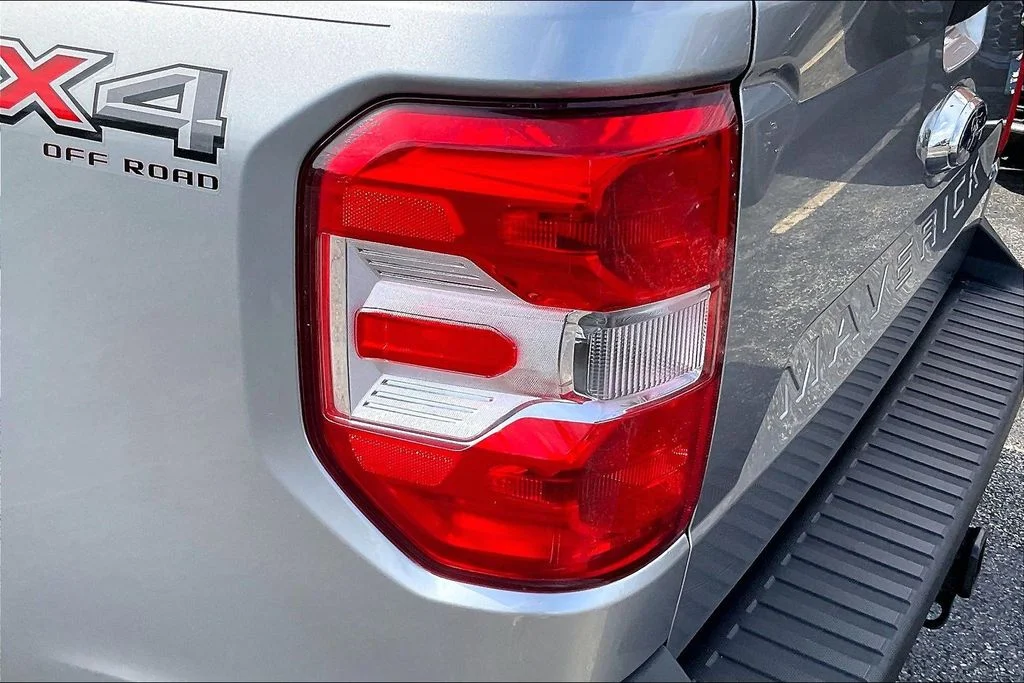 Used 2024 Silver Ford XLT image 29