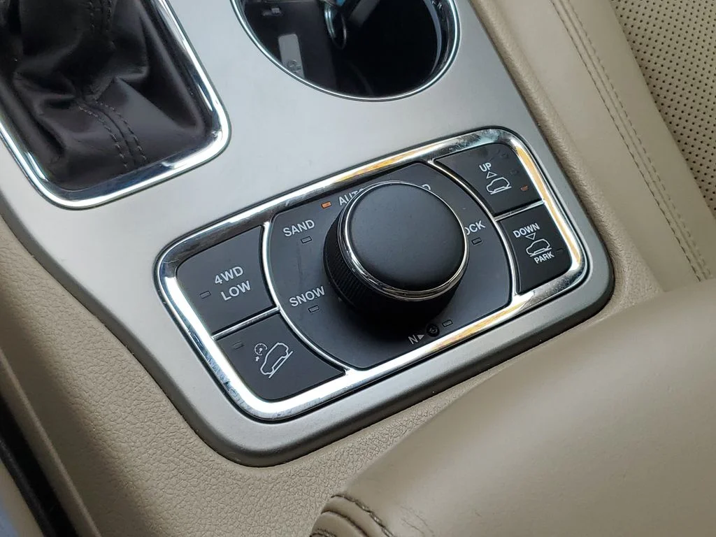 Used 2020 White Jeep Overland image 32
