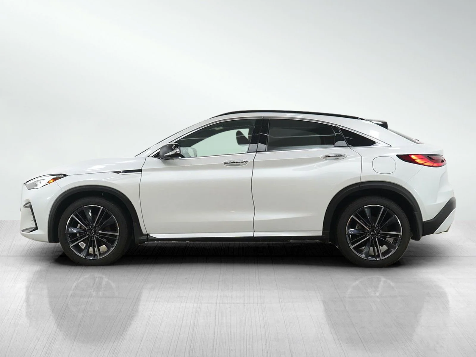 Used 2025 INFINITI QX55 Sensory with VIN 3PCAJ5LR4SF108733 for sale in Minneapolis, Minnesota