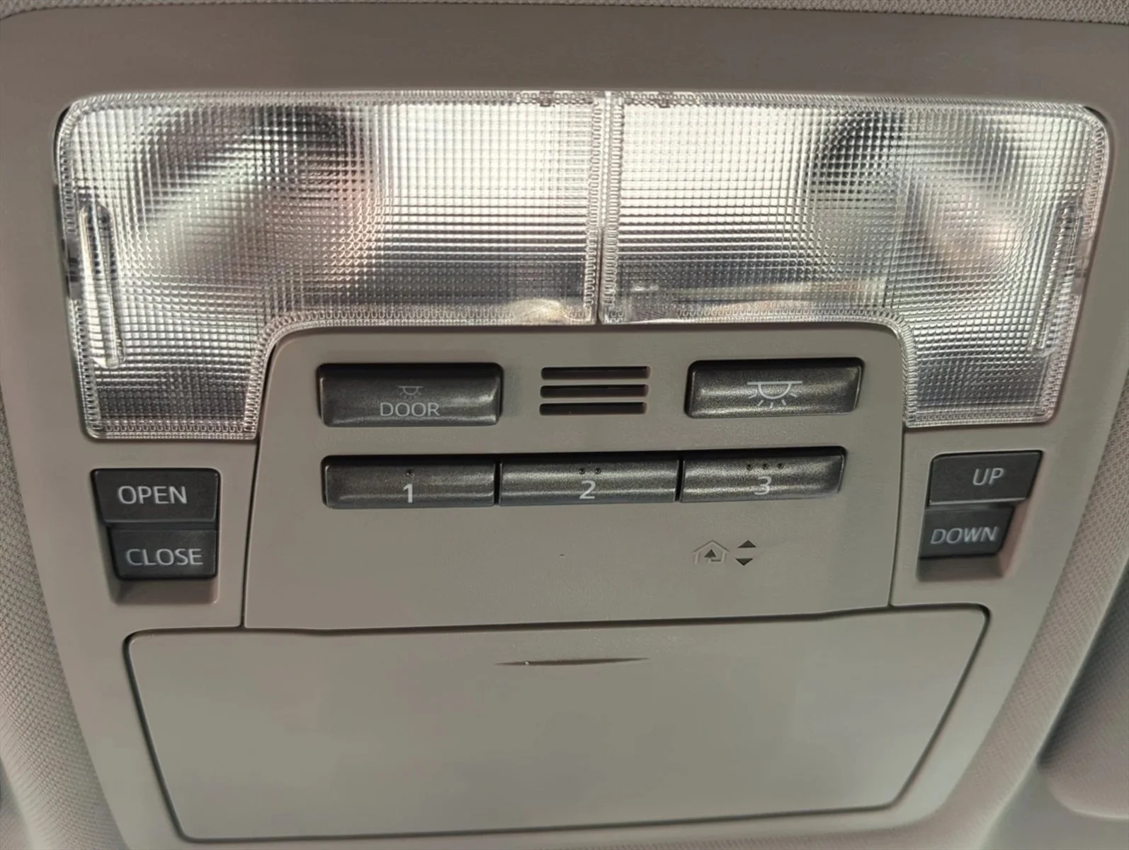 Used 2015 Predawn Gray Mica Toyota XLE image 24