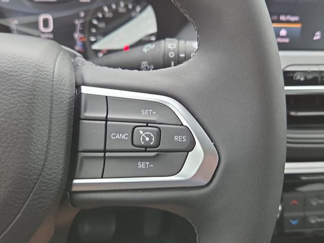 Used 2026 Blue Jeep Latitude image 16
