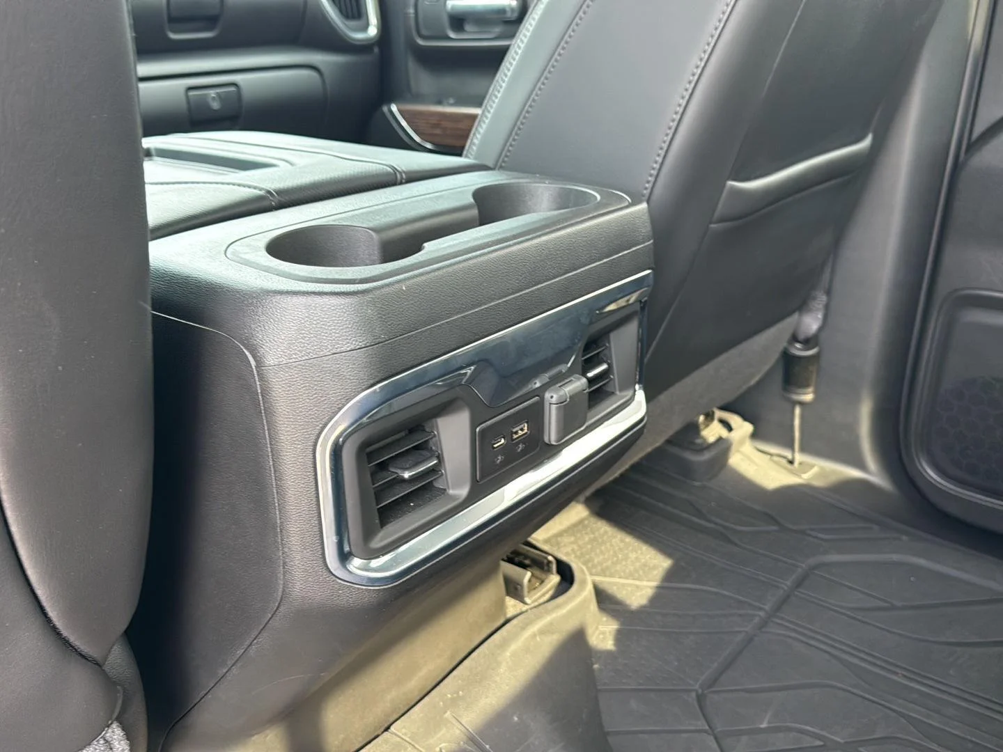 Used 2022 Black Chevrolet High Country image 32