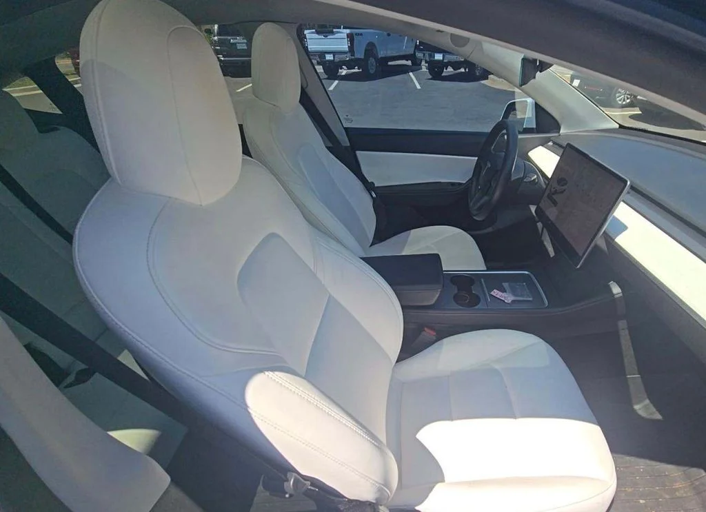Used 2021 White Tesla Long Range image 3