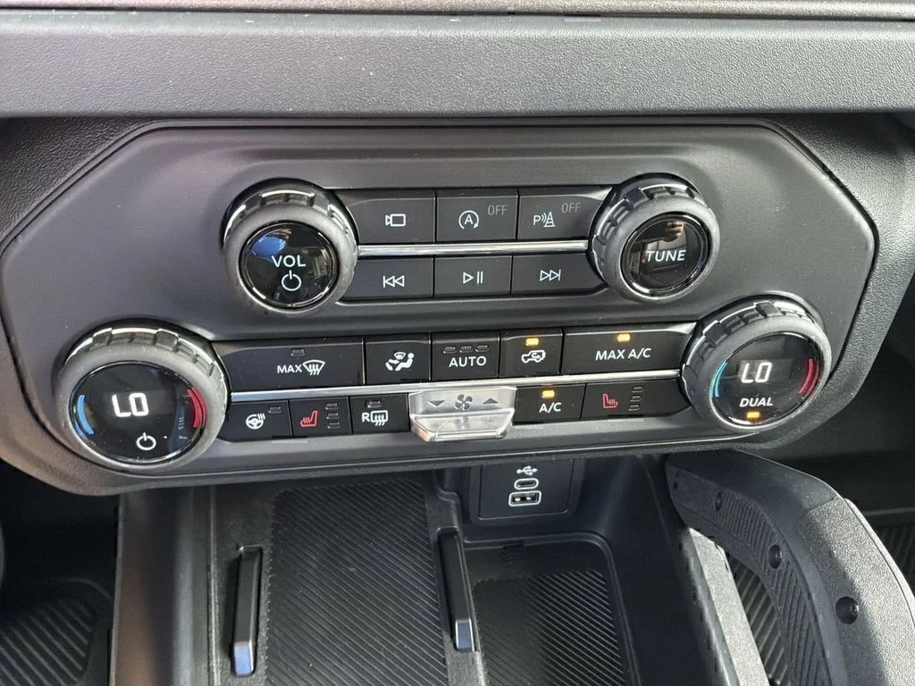 New 2026 Desert Sand Ford Badlands® image 17