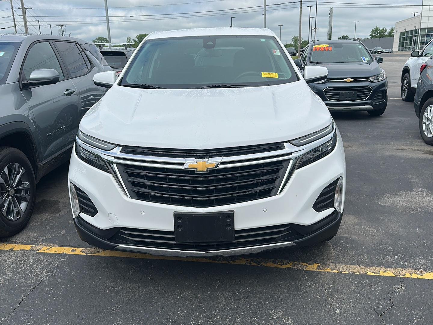 Used 2024 Summit White Chevrolet LT image 6