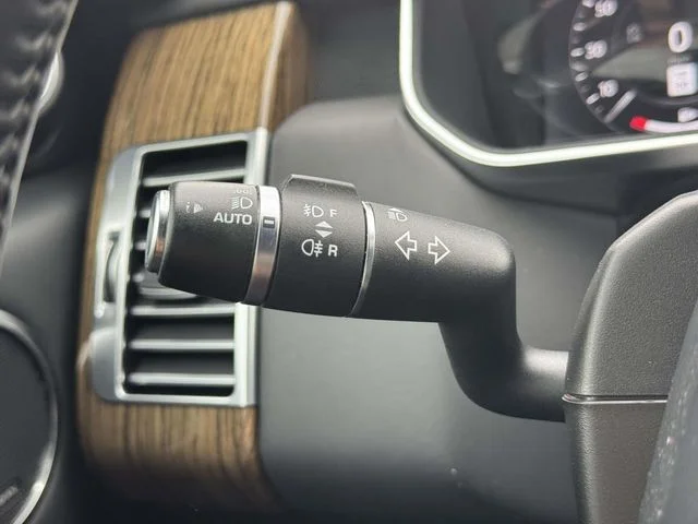 Used 2019 Black Land Rover 5.0L V8 Supercharged image 27