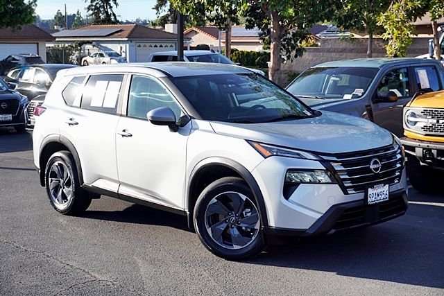 Used 2024 Silver Nissan SV image 2