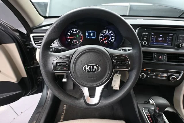 Used 2016 Green Kia LX image 23