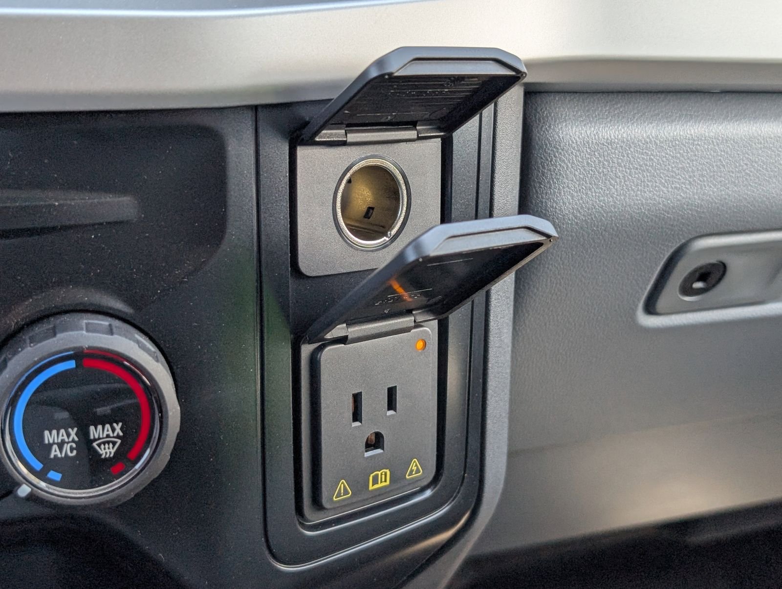 2025 Ford F-350 Super Duty Chassis Cab XL - Photo 19