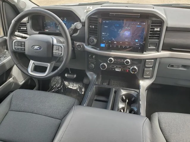 2025 Ford F-150 XLT - Photo 33