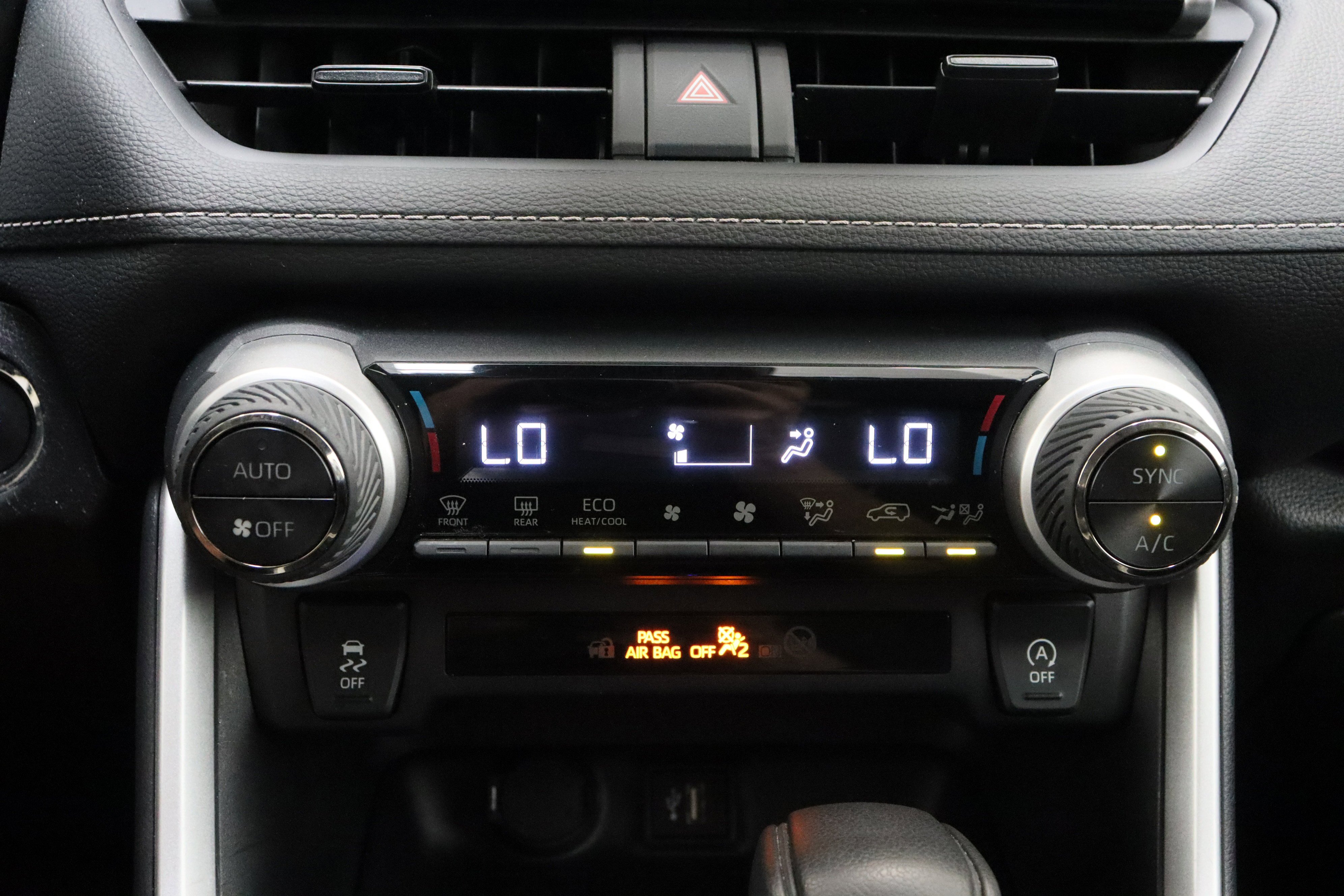 Used 2025 Silver Sky Metallic Toyota XLE 2.5L image 20