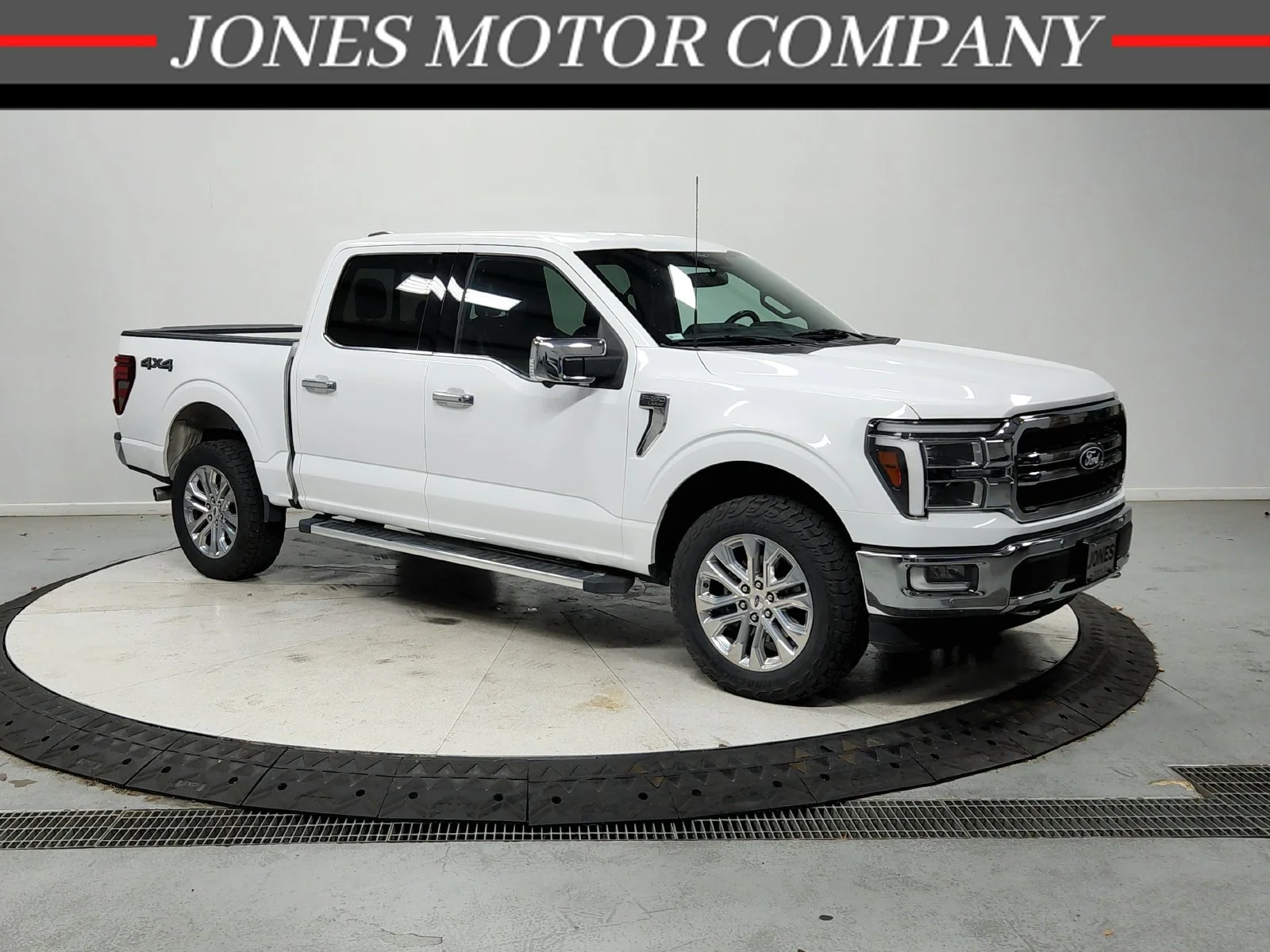 Used 2024 White Ford Lariat image 1