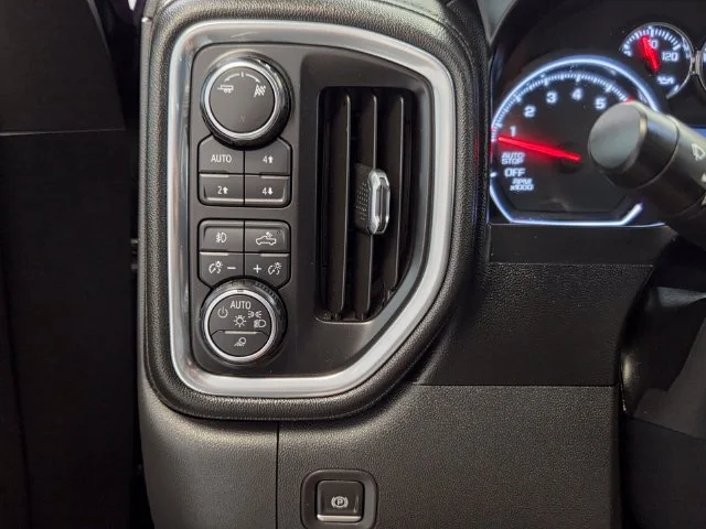 Used 2019 BLACK Chevrolet LTZ image 26