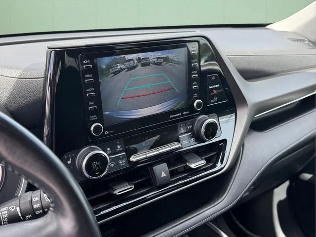 Used 2020 Blue Toyota XLE image 24