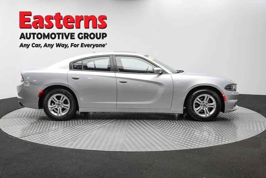 Used 2022 Silver Dodge SXT image 4