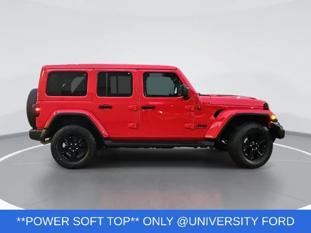 Used 2023 Red Jeep Altitude image 2