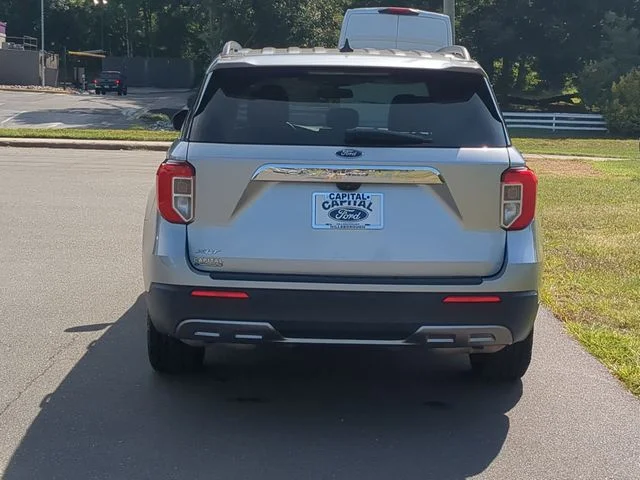 Used 2022 Silver Ford XLT image 12