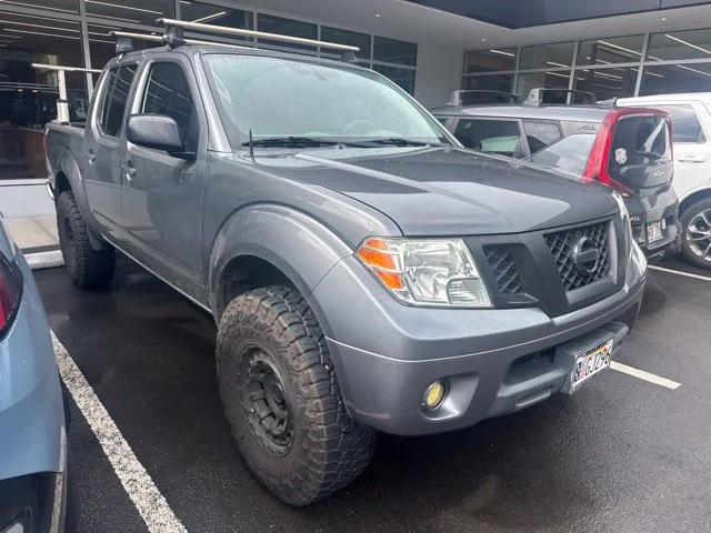 Used 2019 Gray Nissan SV image 10