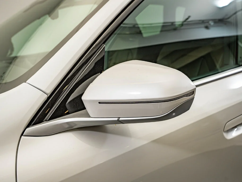 New 2026 Mineral White Metallic BMW 30 xDrive image 14