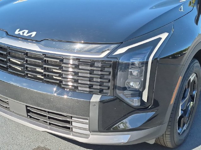 Used 2026 Black Kia EX image 9