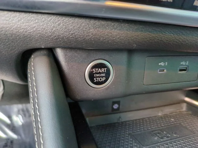 Used 2021 Silver Nissan Platinum image 28
