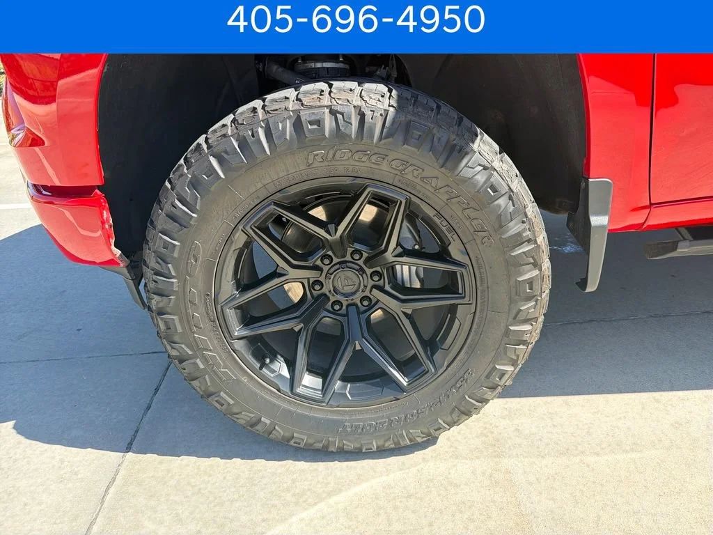 Pre-Owned 2025 Chevrolet Silverado 1500 Custom