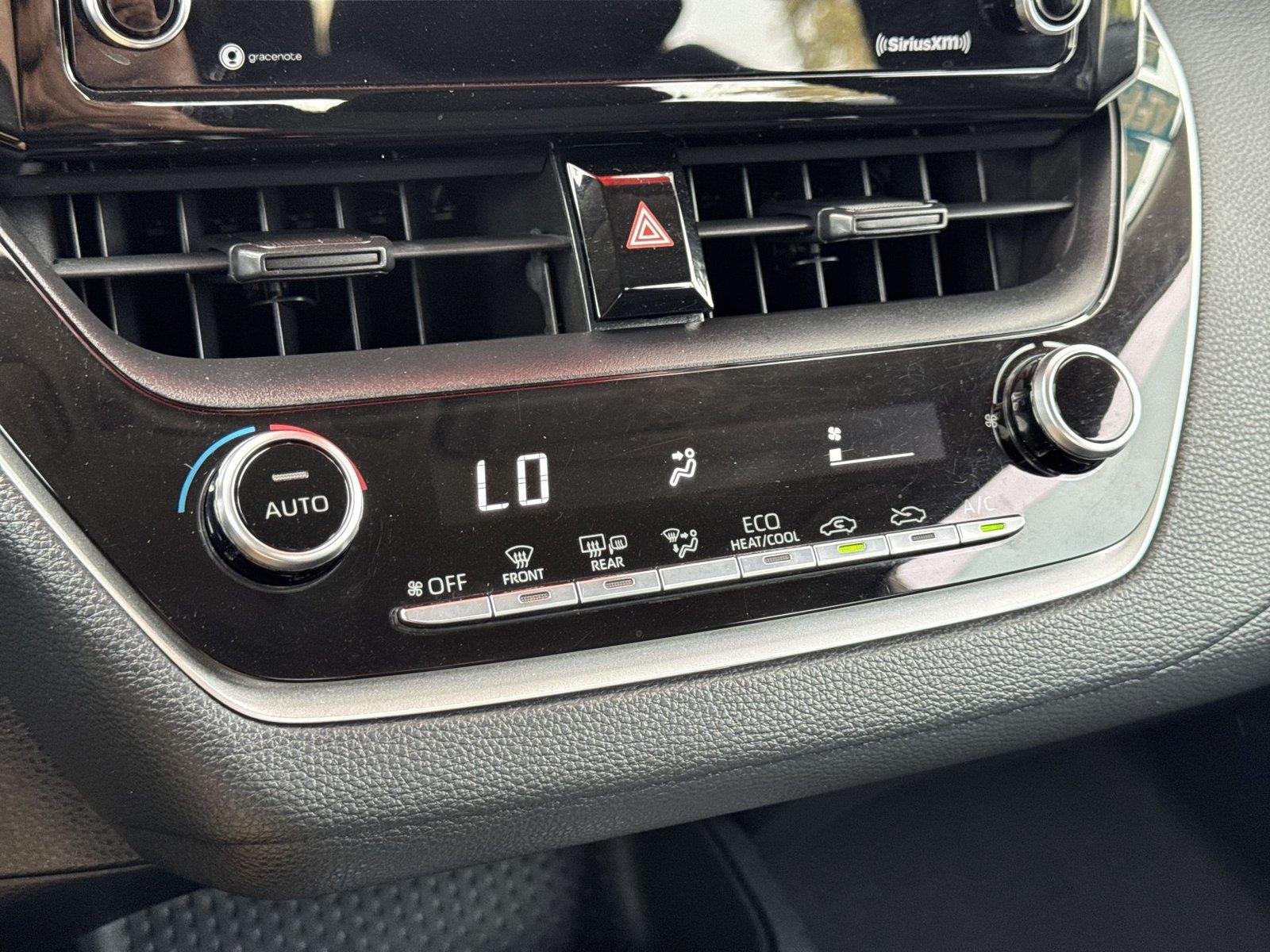 2021 Toyota Corolla LE - Photo 21
