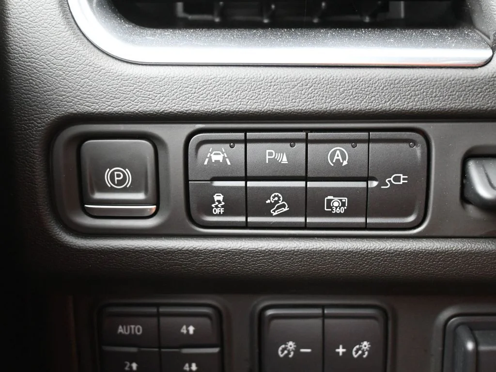 Used 2022 Beige Chevrolet High Country image 18