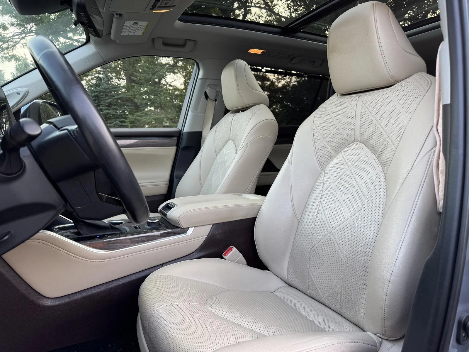 Used 2021 Moon Dust Toyota Platinum image 3