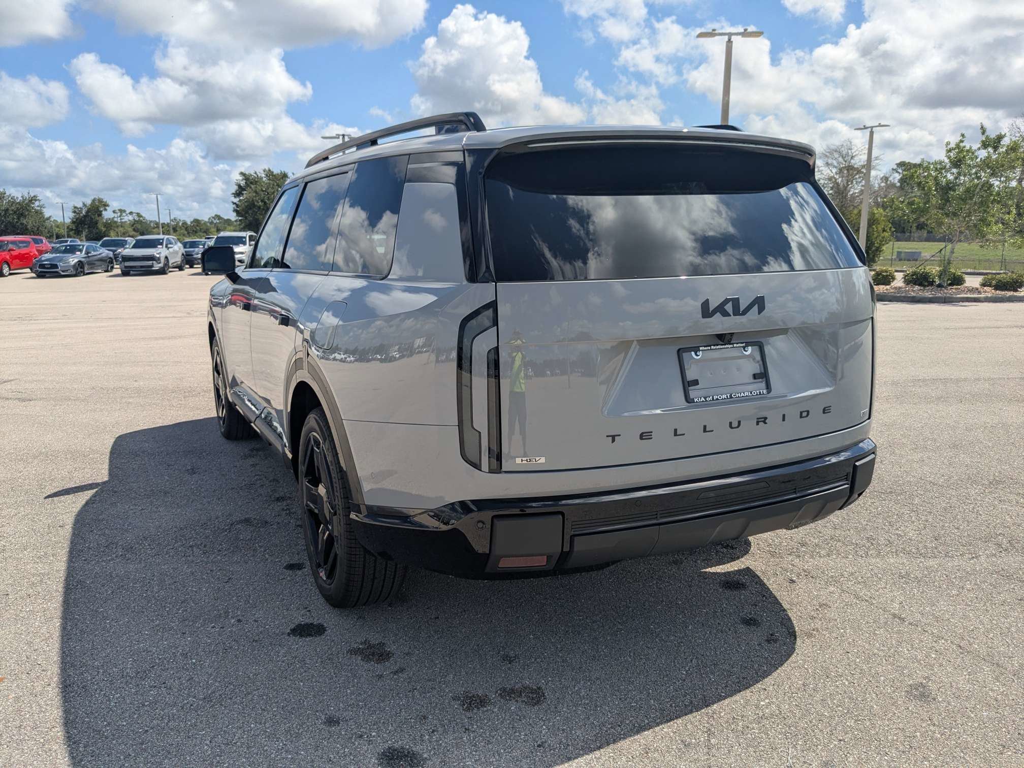 New 2027 Wolf Gray Kia X-LINE SX image 7