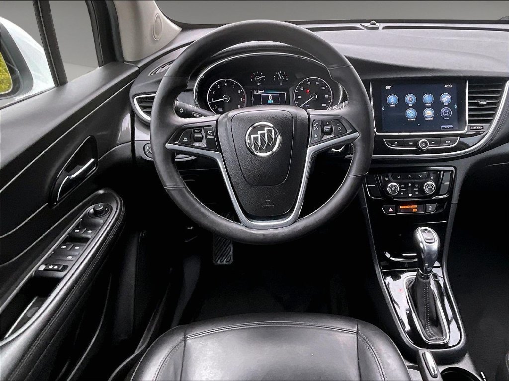 Used 2017 White Buick Essence image 17