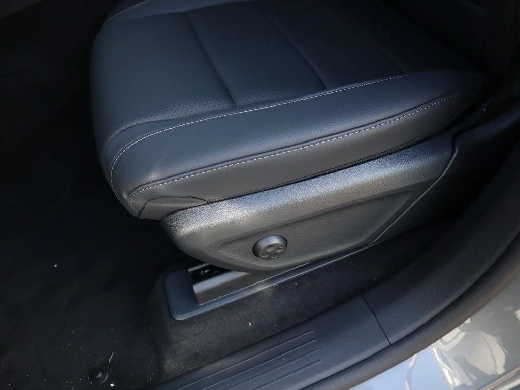 Used 2026 Gray Mercedes-Benz GLE 350 image 30