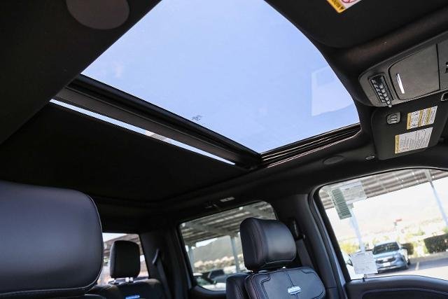 New 2026 Glacier Gray Metallic Tri-Coat Ford F-250® Platinum® image 48