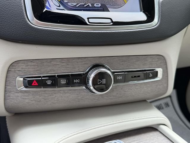 Used 2024 White Volvo Ultimate image 30