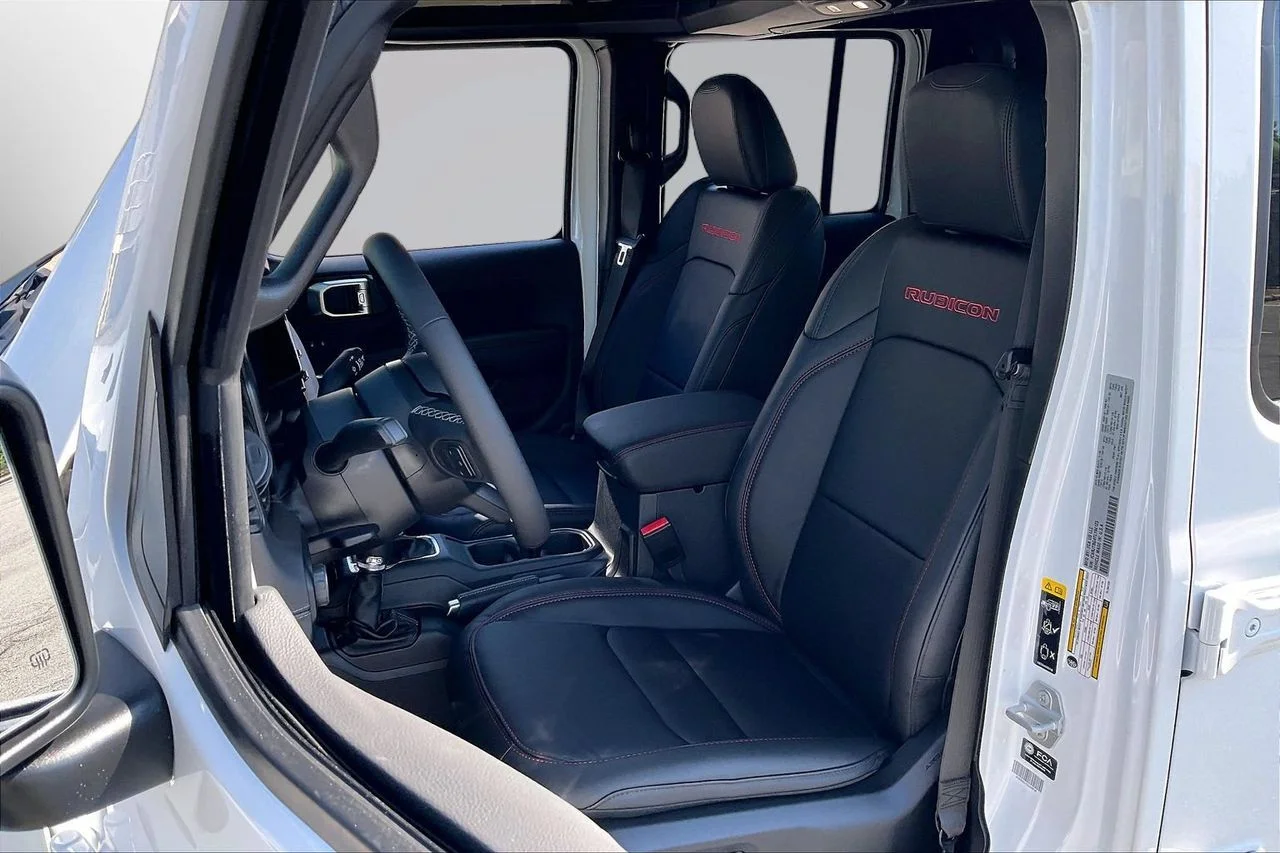 New 2026 Bright White Clearcoat Jeep Rubicon X image 17