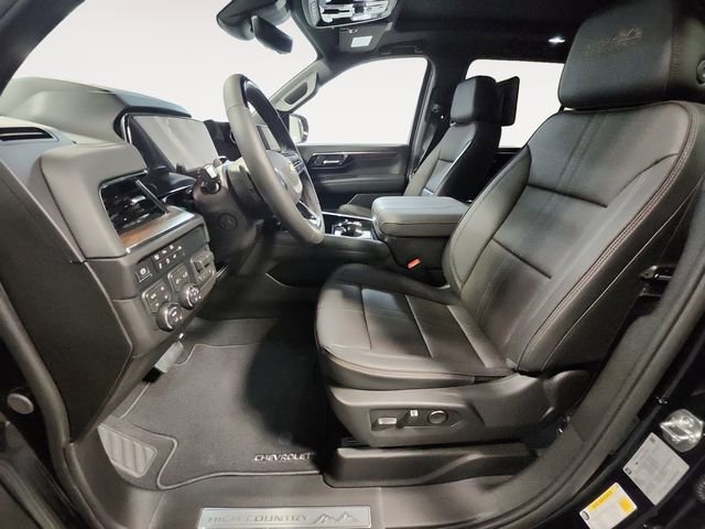 2026 Chevrolet Suburban High Country - Photo 9