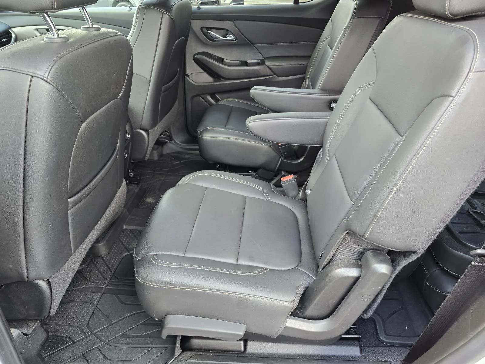 Used 2023 SUMMIT WHITE Chevrolet LT Leather image 9