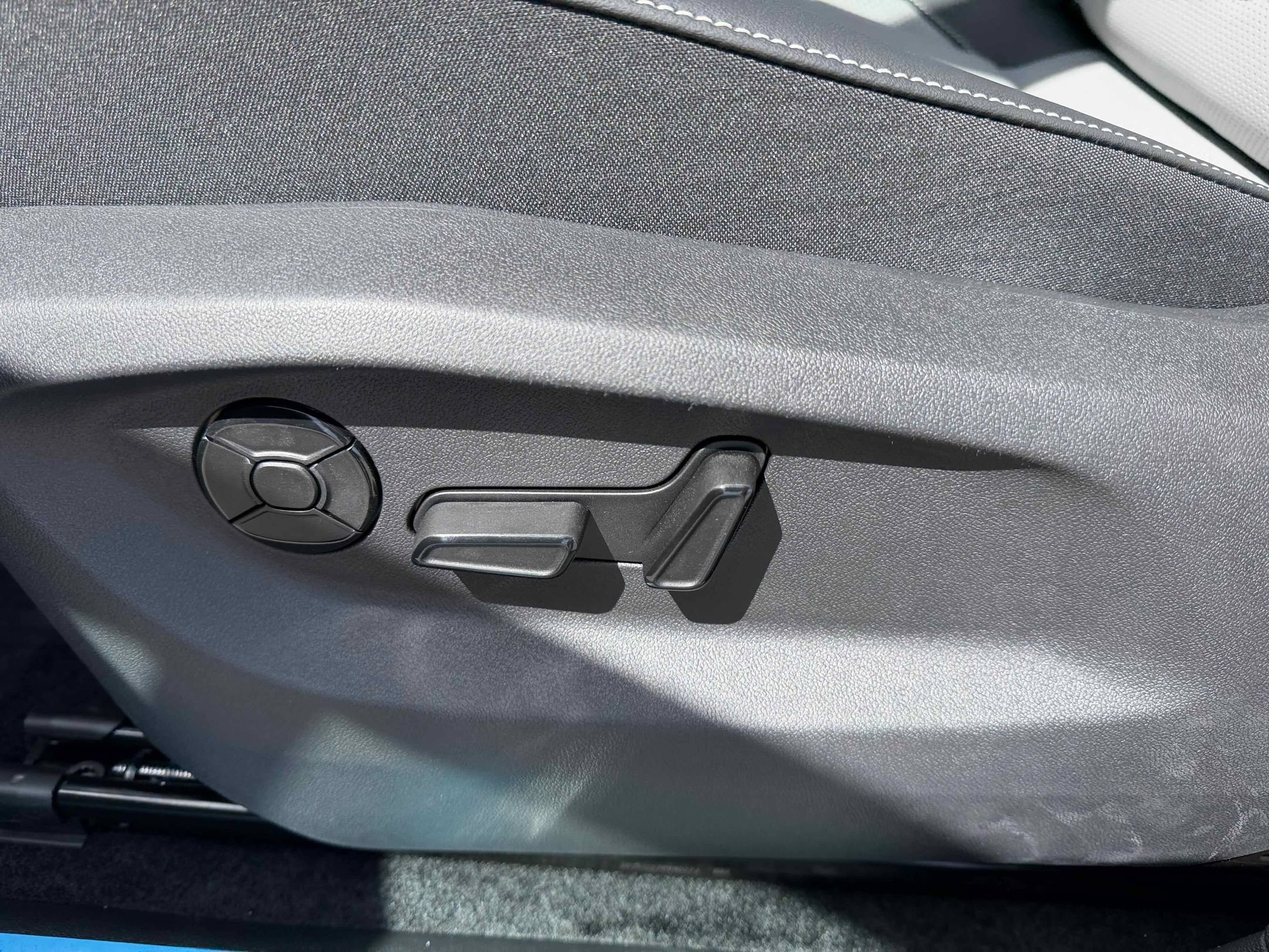 New 2026 Platinum Gray Volkswagen SE R-Line Black image 16