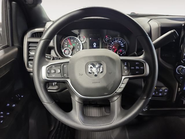 New 2026 Diamond Black Crystal Pearl-Coat Exterior Paint RAM Tradesman image 12