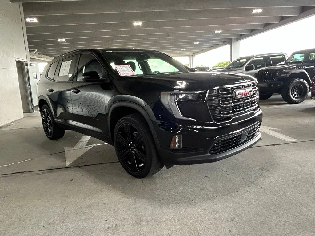 Used 2024 Ebony Twilight Metallic GMC Elevation image 6